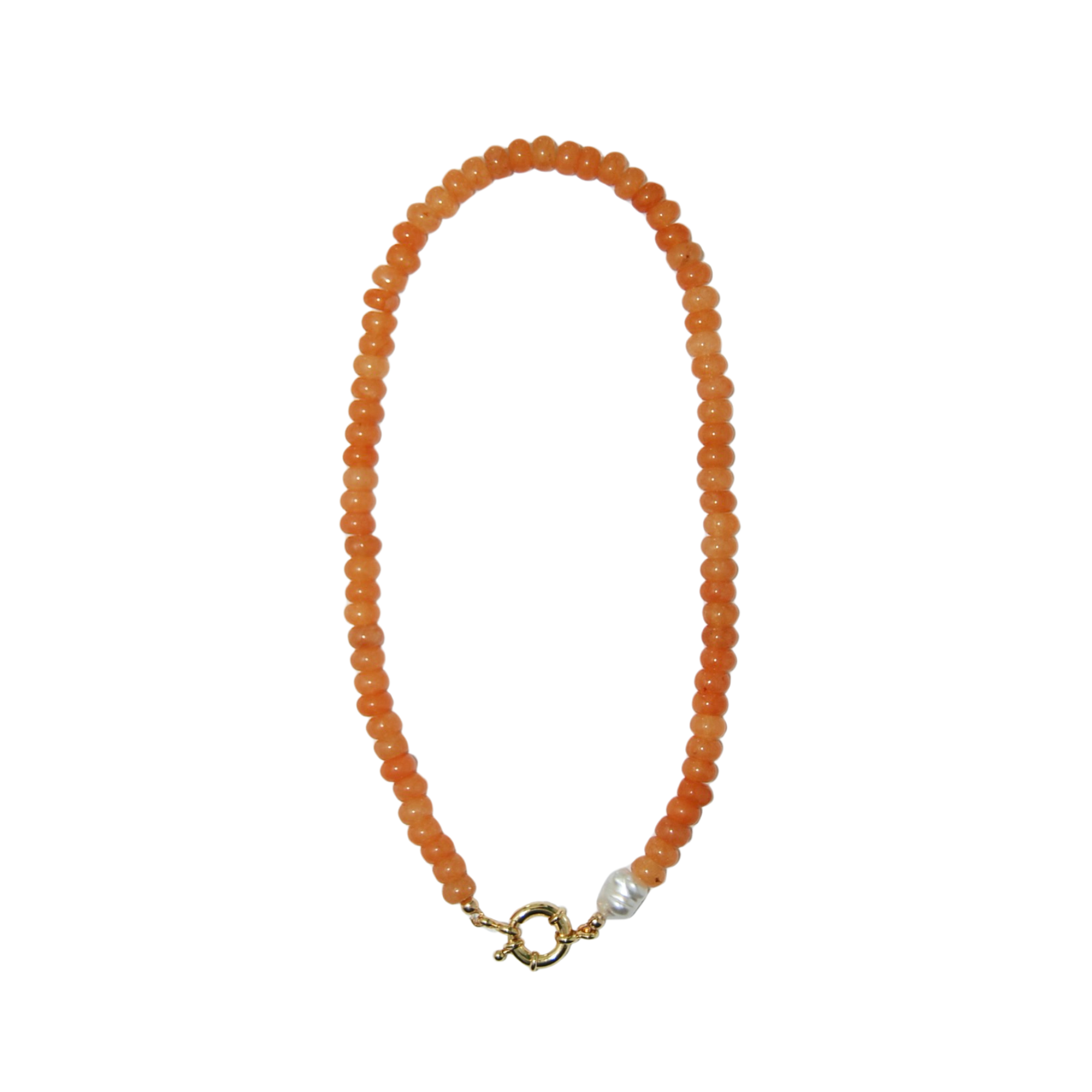 Necklace with orange beads, a pearl and a gold clasp